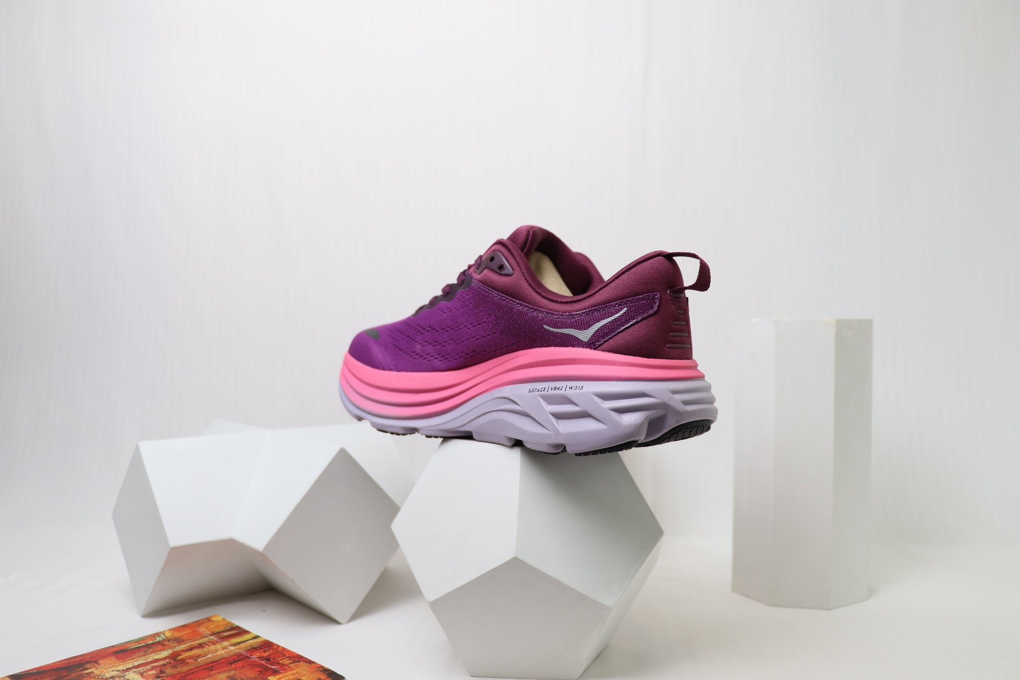 Bondi 8 - HK Unisex Sneakers - Berry Pulse