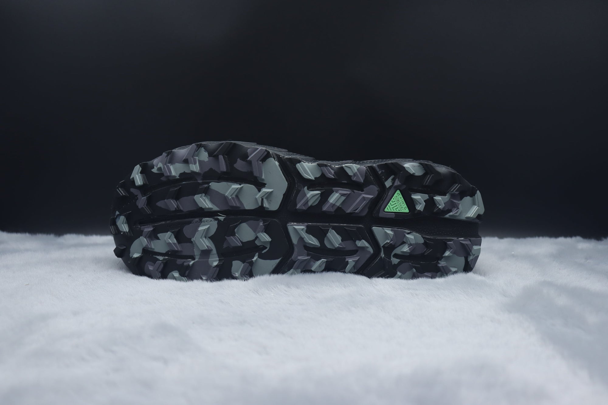 BRKS Cascadia 18 – Carbon Black