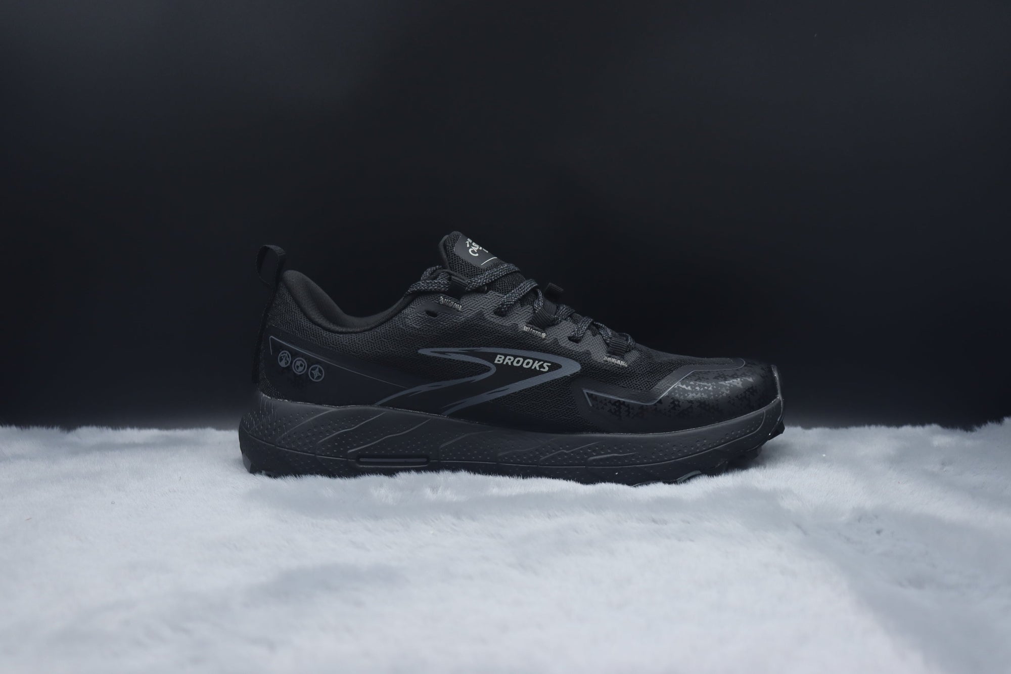 BRKS Cascadia 18 – Carbon Black